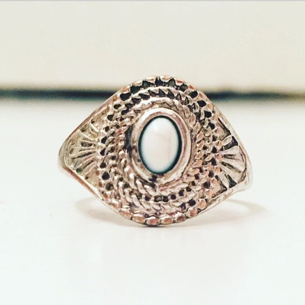 Boho Indie Central Stone Ring